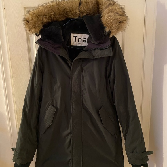 #NWT Aritzia Summit Parka - Picture 5 of 6